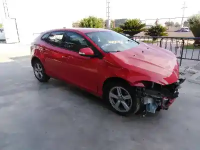 Veicolo di demolizione VOLVO V40 1.6 Diesel CAT dell'anno 2013 alimentato D4162T