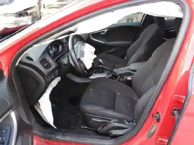 Veículo de Sucata volvo v40 1.6 diesel cat do ano 2013 alimentado d4162t