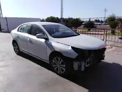 Veículo de Sucata RENAULT LATITUDE (L70_) 2.0 DCI 150 (L70H) do ano 2011 alimentado M9R824