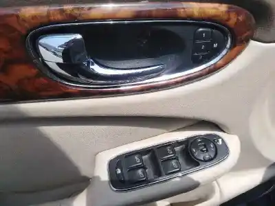 Scrapping Vehicle jaguar xj (x350, x358) 4.2 of the year 2003 powered sb