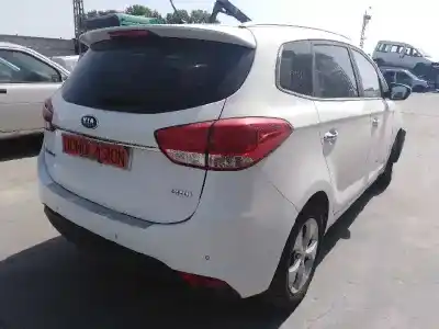 Verschrottungsfahrzeug kia carens iv 1.7 crdi des jahres 2013 angetrieben d4fd