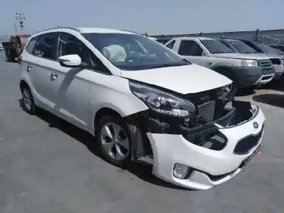 Verschrottungsfahrzeug kia carens iv 1.7 crdi des jahres 2013 angetrieben d4fd