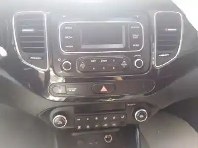 Verschrottungsfahrzeug kia carens iv 1.7 crdi des jahres 2013 angetrieben d4fd