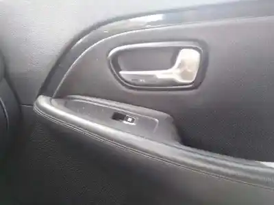 Verschrottungsfahrzeug kia carens iv 1.7 crdi des jahres 2013 angetrieben d4fd