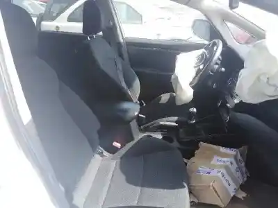 Verschrottungsfahrzeug kia carens iv 1.7 crdi des jahres 2013 angetrieben d4fd