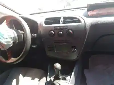 Veicolo di demolizione seat leon (1p1) 1.9 tdi dell'anno 2005 alimentato bxe