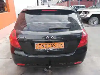 Veículo de Sucata kia cee'd fastback (ed) 1.6 crdi 115 do ano 2007 alimentado d4fb