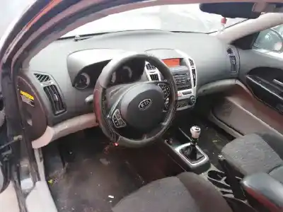 Veículo de Sucata kia cee'd fastback (ed) 1.6 crdi 115 do ano 2007 alimentado d4fb