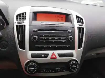 Veículo de Sucata kia cee'd fastback (ed) 1.6 crdi 115 do ano 2007 alimentado d4fb