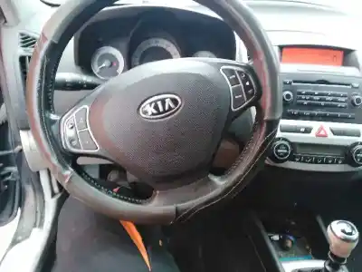 Veículo de Sucata kia cee'd fastback (ed) 1.6 crdi 115 do ano 2007 alimentado d4fb