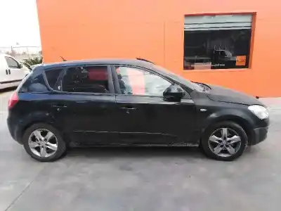 Veículo de Sucata kia cee'd fastback (ed) 1.6 crdi 115 do ano 2007 alimentado d4fb
