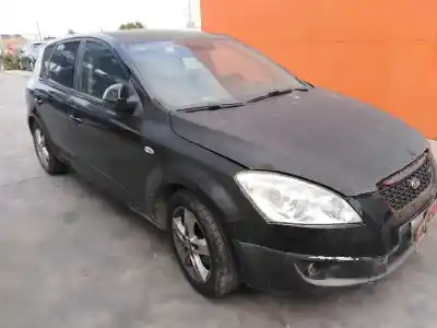 Veículo de Sucata kia cee'd fastback (ed) 1.6 crdi 115 do ano 2007 alimentado d4fb