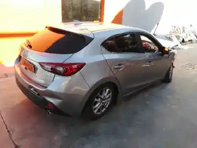 Véhicule à la ferraille mazda 3 lim. () style de l'année 2016 alimenté sh