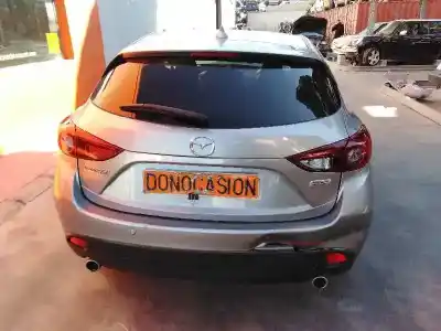 Véhicule à la ferraille mazda 3 lim. () style de l'année 2016 alimenté sh