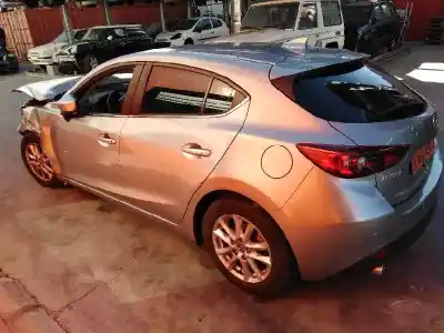 Véhicule à la ferraille mazda 3 lim. () style de l'année 2016 alimenté sh