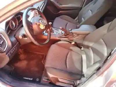 Véhicule à la ferraille mazda 3 lim. () style de l'année 2016 alimenté sh