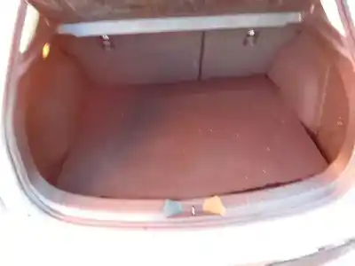 Véhicule à la ferraille mazda 3 lim. () style de l'année 2016 alimenté sh