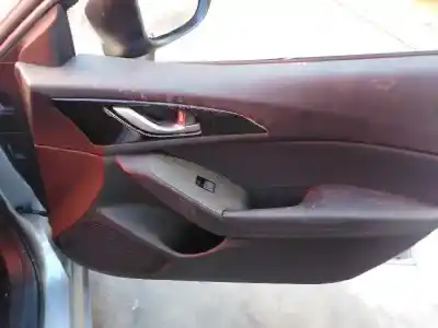 Véhicule à la ferraille mazda 3 lim. () style de l'année 2016 alimenté sh