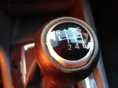 Véhicule à la ferraille mazda 3 lim. () style de l'année 2016 alimenté sh