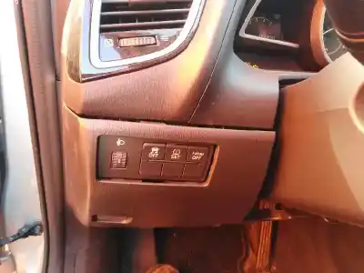 Véhicule à la ferraille mazda 3 lim. () style de l'année 2016 alimenté sh