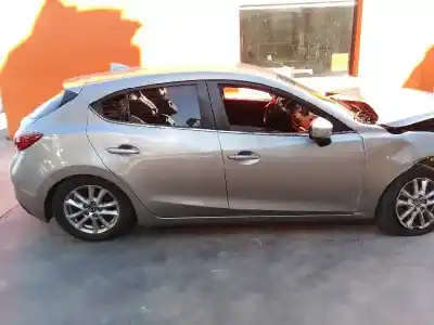 Véhicule à la ferraille mazda 3 lim. () style de l'année 2016 alimenté sh