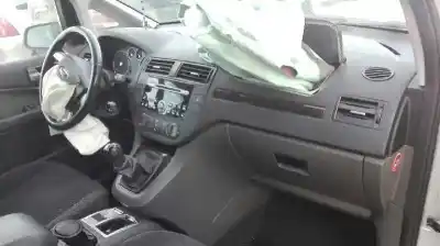 Sloopvoertuig ford focus c-max (cap) ghia (d) van het jaar 2006 aangedreven kkda