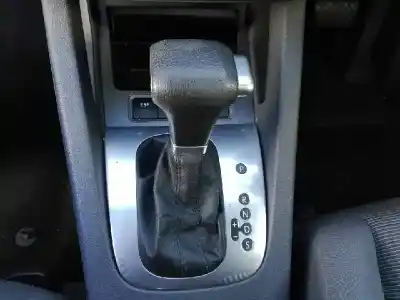 Veículo de Sucata volkswagen golf v (1k1) 1.6 fsi do ano 2006 alimentado blf