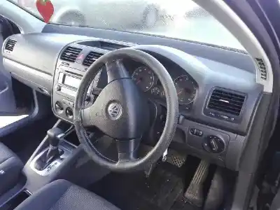 Veículo de Sucata volkswagen golf v (1k1) 1.6 fsi do ano 2006 alimentado blf