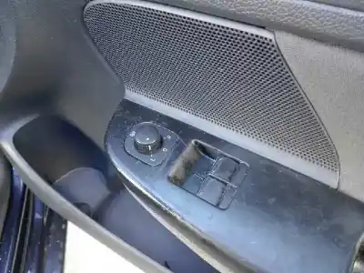 Veículo de Sucata volkswagen golf v (1k1) 1.6 fsi do ano 2006 alimentado blf