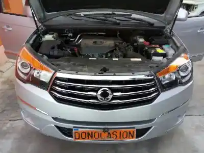Veículo de Sucata ssangyong rodius ii 2.0 xdi do ano 2015 alimentado 671960