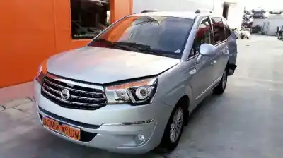 Veículo de Sucata ssangyong rodius ii 2.0 xdi do ano 2015 alimentado 671960