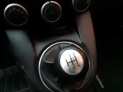 Veicolo di demolizione mazda 2 (de_, dh_) 1.3 (de3fs) dell'anno 2009 alimentato zj46