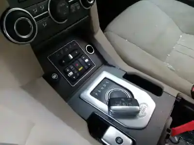 Veículo de Sucata land rover discovery 4 tdv6 se do ano 2012 alimentado 306dt