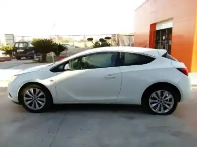 Veículo de Sucata OPEL ASTRA J GTC Sportive do ano 2013 alimentado A17DTS