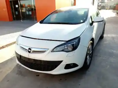 Veículo de Sucata opel astra j gtc sportive do ano 2013 alimentado a17dts