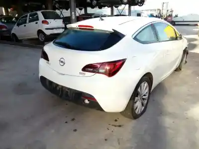 Veículo de Sucata opel astra j gtc sportive do ano 2013 alimentado a17dts