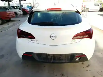 Veículo de Sucata opel astra j gtc sportive do ano 2013 alimentado a17dts