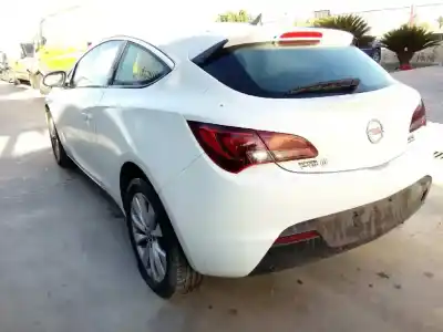 Veículo de Sucata opel astra j gtc sportive do ano 2013 alimentado a17dts