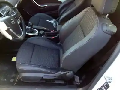 Veículo de Sucata opel astra j gtc sportive do ano 2013 alimentado a17dts