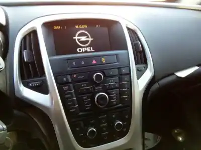 Veículo de Sucata opel astra j gtc sportive do ano 2013 alimentado a17dts