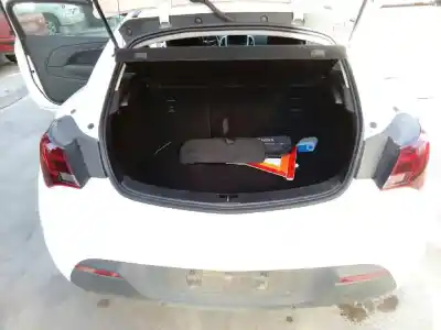 Veículo de Sucata opel astra j gtc sportive do ano 2013 alimentado a17dts