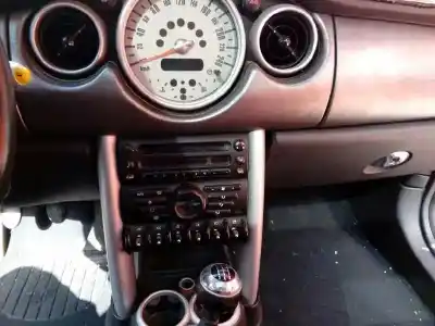 Veículo de Sucata mini mini (r50,r53) cooper do ano 2006 alimentado w10b16a