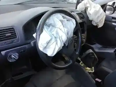 Veículo de Sucata volkswagen golf v (1k1) 1.6 do ano 2004 alimentado bgu