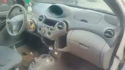 Veículo de Sucata toyota yaris (_p1_) 1.0 (scp10_) do ano 2001 alimentado 1sz-fe