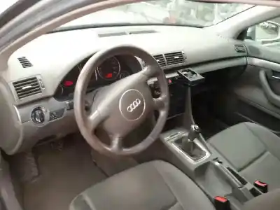 Veículo de Sucata audi a4 berlina (8e) 2.0 20v cat (alt) do ano 2001 alimentado alt