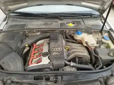 Veículo de Sucata audi a4 berlina (8e) 2.0 20v cat (alt) do ano 2001 alimentado alt