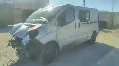 Scrapping Vehicle renault trafic combi (ab 4.01) 6 - plazas. acristalado parcial. combi corto of the year 2011 powered m9r786