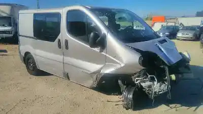 Veículo de Sucata RENAULT TRAFIC COMBI (AB 4.01) 6 - plazas. acristalado parcial. combi corto do ano 2010 alimentado M9R786