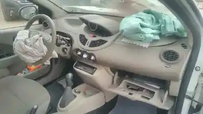 Veículo de Sucata renault twingo dynamique do ano 2009 alimentado k9k740