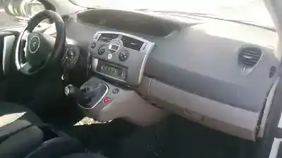 Scrapping Vehicle renault scenic ii grand dynamique of the year 2007 powered m9r700